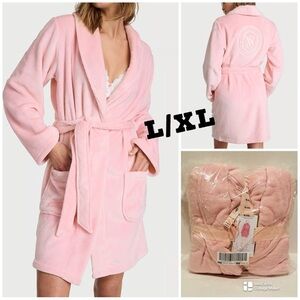 Victoria’s Secret NWT L/XL Pretty Blossom Cozy Plush Robe